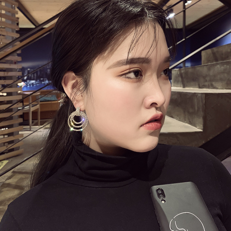 Fashion Exaggerated Geometric Three Circle Crystal Earrings for Beautiful Girls Fashion Exaggerated Geometric Three Circle Crystal Earrings for Beautiful Girls