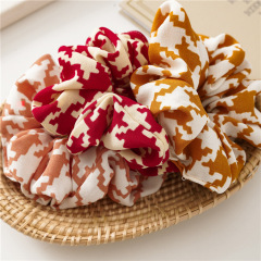Hot sale fashion yiwu bulk custpm printed women fabric girls hair scrunchies