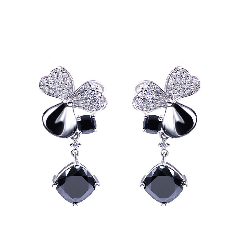New design jewelry luxury four-leaf clover black moissanite diamond drop earrings New design jewelry luxury four-leaf clover black moissanite diamond drop earrings