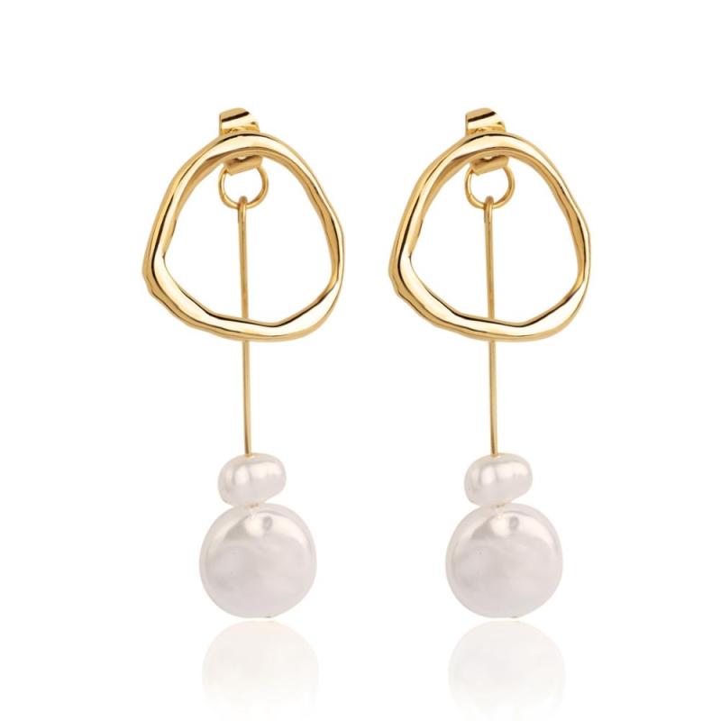 Fashion jewelry women alloy gold plated irregular simulate freshwater pearl earrings Fashion jewelry women alloy gold plated irregular simulate freshwater pearl earrings