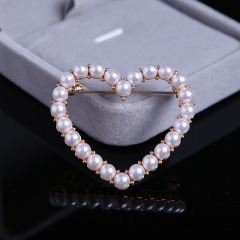 2020 new Classic Charm Gold Silver Mother Gift Girl Jewelry Rhinestone Crystal Pearl Love Heart Brooch Pins rhinestone