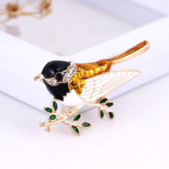 2020 new arrival custom cheap jewelry magpie colorful rhinestone birds brooches