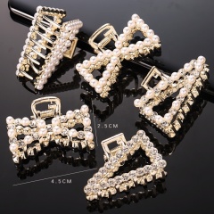 New style fancy influencer simple pearl grab large hair claws headdress for women New style fancy influencer simple pearl grab large hair claws headdress for women