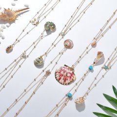 Handmade beautiful women beach holiday cowrie natural shell pendant necklace