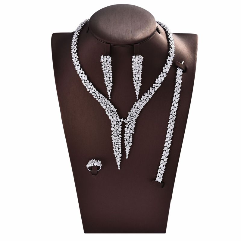 2019 new aaa Bridal wedding earrings bracelet zircon jewelry set 2019 new aaa Bridal wedding earrings bracelet zircon jewelry set