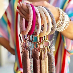 Amazon hot sale custom fashion trend silicone glitter wristlet bracelet keychain Amazon hot sale custom fashion trend silicone glitter wristlet bracelet keychain