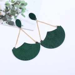 2020 new arrival design occident cheap scallop wood earrings for women