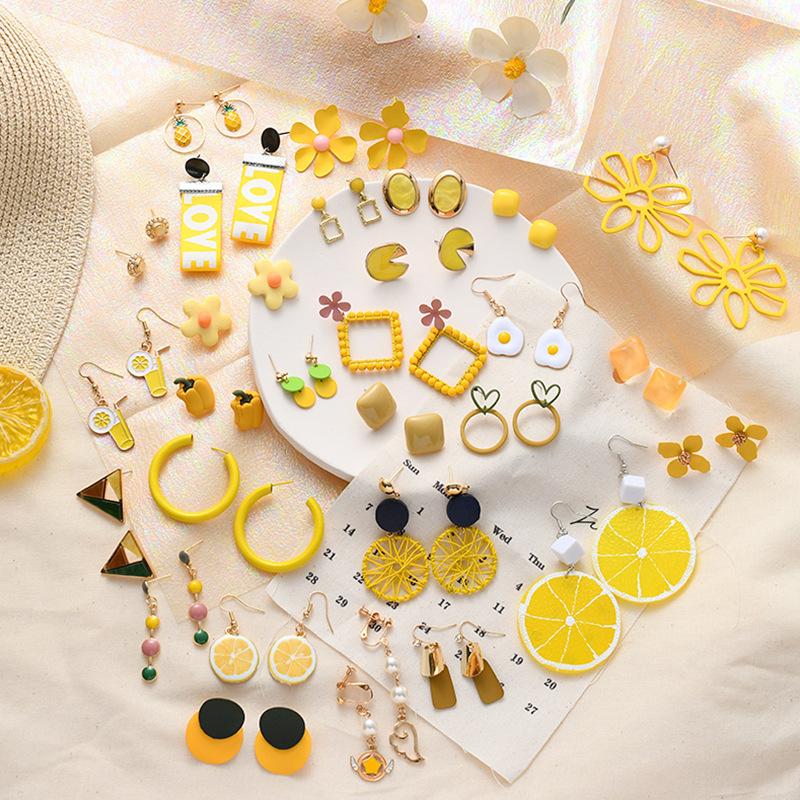 Wholesale Korean Fashion Factory Jewelry Yellow Metal Resin Drop flower acrylic Earrings Wholesale Korean Fashion Factory Jewelry Yellow Metal Resin Drop flower acrylic Earrings