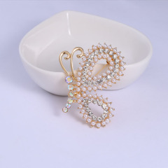 Hot Sale Crystal butterfly brooches in bulk Blossom Shape Female Collar Pin Party Gift butterfly brooch pin rhinestone