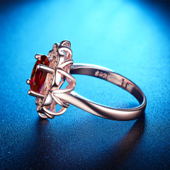 New Design Retro Red Ring Simple Pave Setting Cubic Zirconia Flower Ring