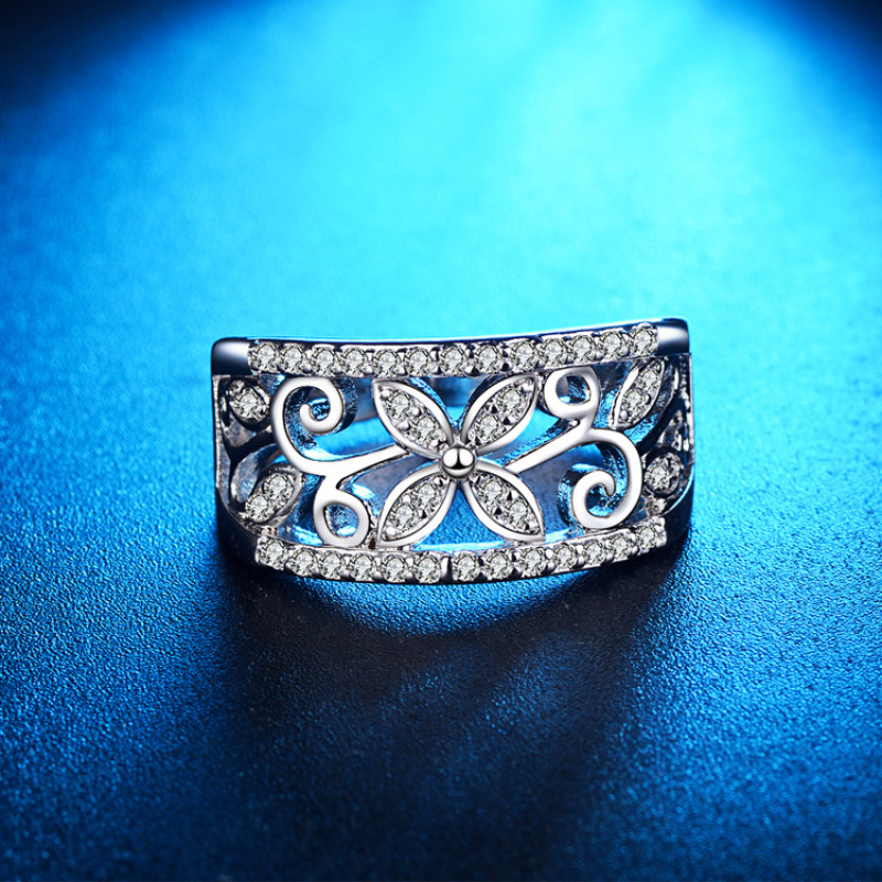 Wholesale fashion jewelry zircon crystal rhinestone clover engagement ring Wholesale fashion jewelry zircon crystal rhinestone clover engagement ring