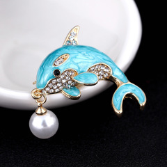 Bulk custom fashion jewelry designer women alloy dolphin brooch with pearl