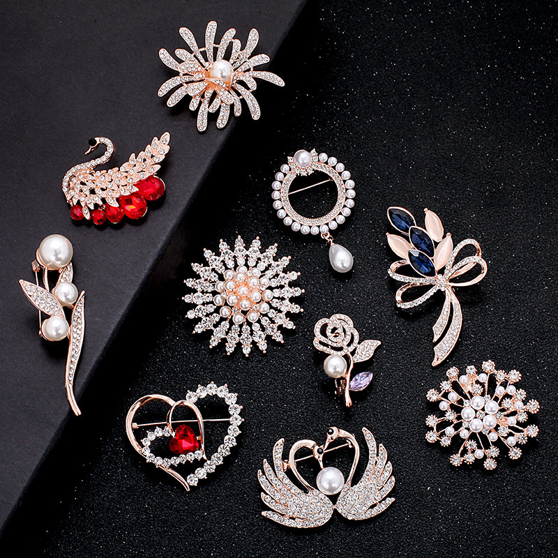 New Brooches Gold Color Buckle Scarf Clip Clothing Accessories Brooch Jewelry brooches women pins New Brooches Gold Color Buckle Scarf Clip Clothing Accessories Brooch Jewelry brooches women pins