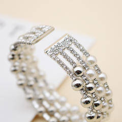 Luxury crystal pearl rhinestone silver party cuff hand bracelet for girls