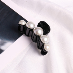2019 fashion bulk china yiwu plastic woman pearl hair clip claws for girls