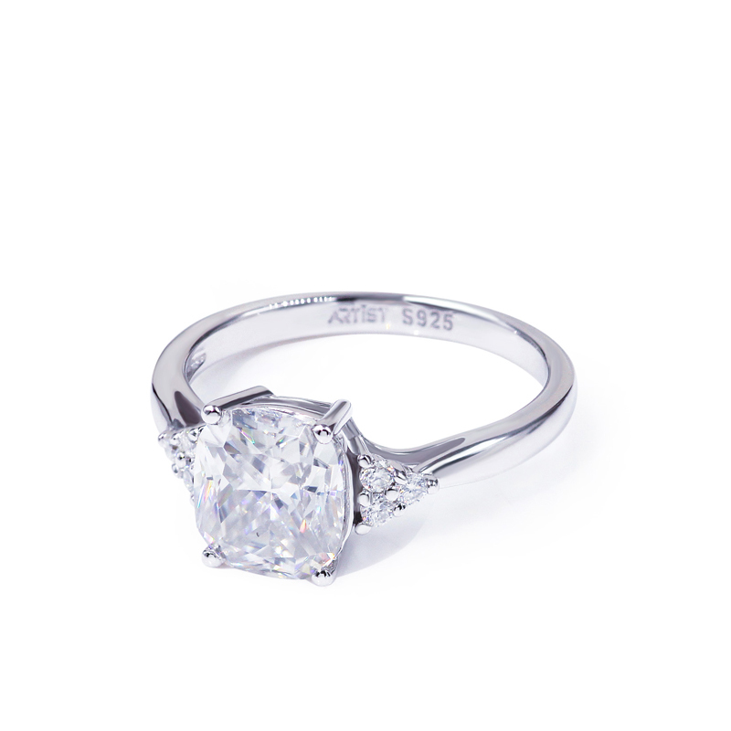 Personalized sterling silver 2 carat diamond engagement moissanite diamond ring Personalized sterling silver 2 carat diamond engagement moissanite diamond ring