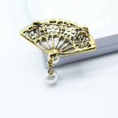 Chinese style fashion designer rhinestone pearl retro fan brooches for ladies