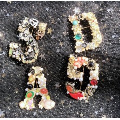 2020 INS amazon korean latest luxury fashion bulk girls rhinestone crystal letter brooches for women lady 2020 INS amazon korean latest luxury fashion bulk girls rhinestone crystal letter brooches for women lady
