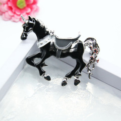 Wholesale Women Fashon Vintage alloy black horse unicorn brooches for suit