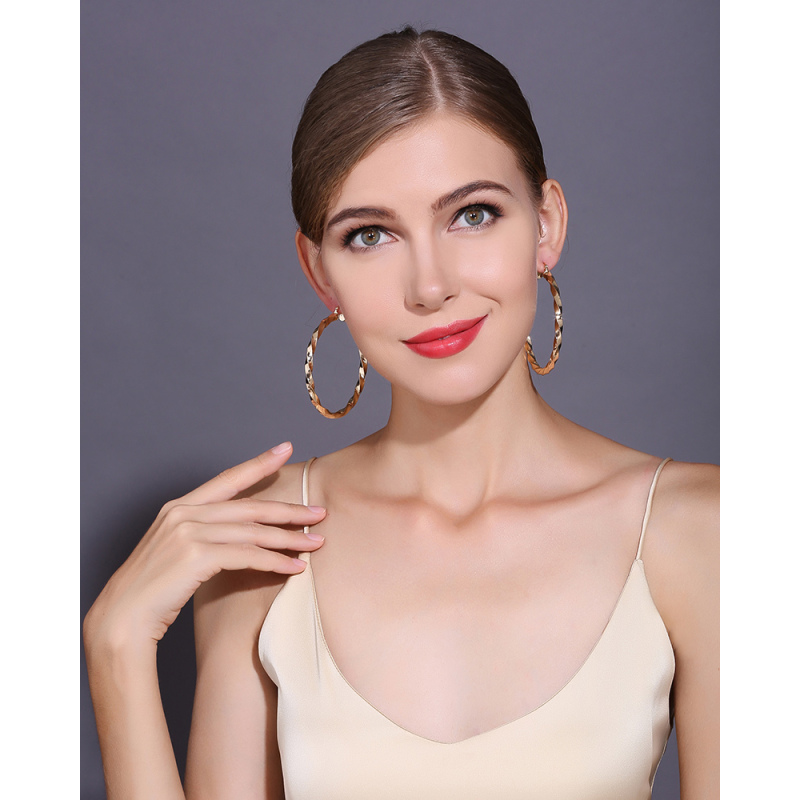 Wholesale vintga square tube 18k gold plated twisted women circle hoop earrings Wholesale vintga square tube 18k gold plated twisted women circle hoop earrings