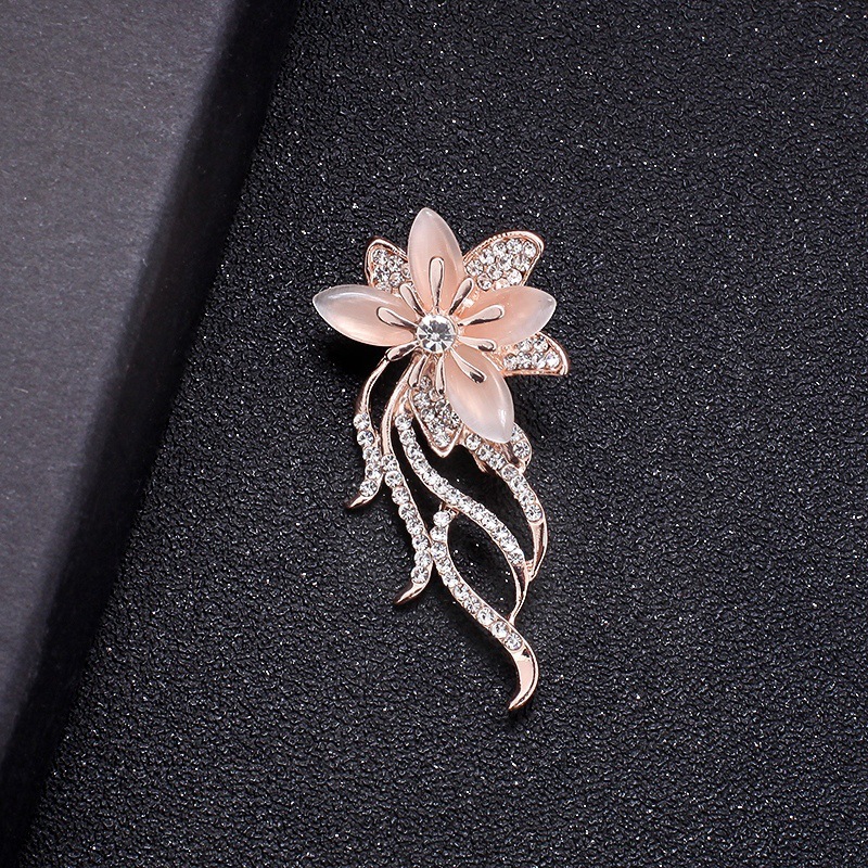 New Brooches Gold Color Buckle Scarf Clip Clothing Accessories Brooch Jewelry brooches women pins New Brooches Gold Color Buckle Scarf Clip Clothing Accessories Brooch Jewelry brooches women pins