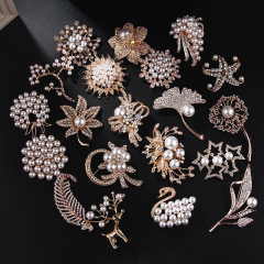 Latest Fashion Flower Rhinestone Women, Girl Crystal Custom Pearl Brooches Latest Fashion Flower Rhinestone Women, Girl Crystal Custom Pearl Brooches