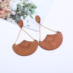 2020 new arrival design occident cheap scallop wood earrings for women