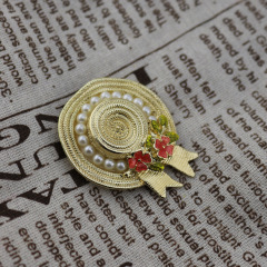 Customized European and American retro flower pearl hat shape Enamel brooches for women