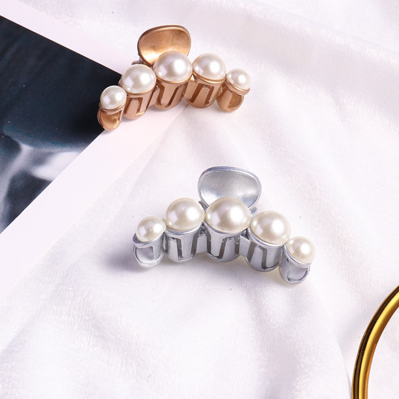 2019 fashion bulk china yiwu plastic woman pearl hair clip claws for girls 2019 fashion bulk china yiwu plastic woman pearl hair clip claws for girls