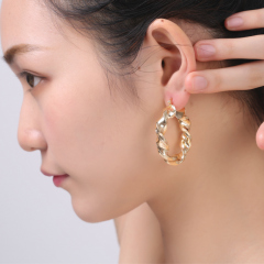 Wholesale manufactures fashion circle design  women twisted large earrings