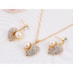 cheap best sell amazon Korean fashion christmas gift jewelry set heart women crystal pearl necklace
