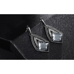 Wholesale vintga crystal rhinestone alloy women ladies drop shape earrings