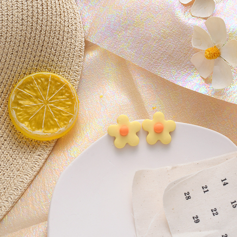 Wholesale Korean Fashion Factory Jewelry Yellow Metal Resin Drop flower acrylic Earrings Wholesale Korean Fashion Factory Jewelry Yellow Metal Resin Drop flower acrylic Earrings