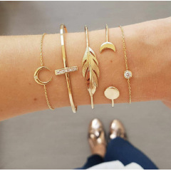 2020 new amazon ins wish 4pcs cross moon fashion girls alloy fashion bracelet gift charm set for women