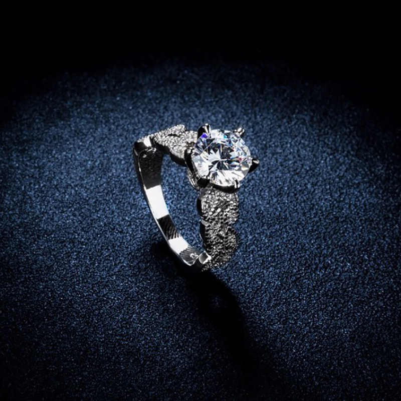 Crystal Finger Ring Brass Plated Silver Color Cubic Zirconia Ring For Wedding Party