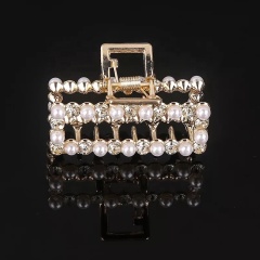 New style fancy influencer simple pearl grab large hair claws headdress for women