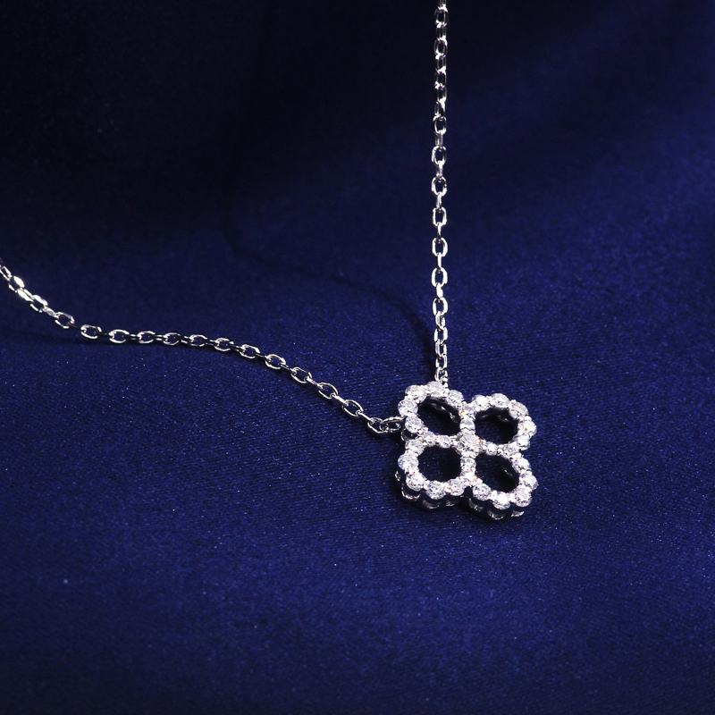 Four clover leaf shape 925 sterling silver gold plated moissanite diamond necklace Four clover leaf shape 925 sterling silver gold plated moissanite diamond necklace