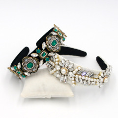 2019 spring vintage women British fashion rhinestone embellished wide velvet headband baroque