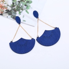 2020 new arrival design occident cheap scallop wood earrings for women