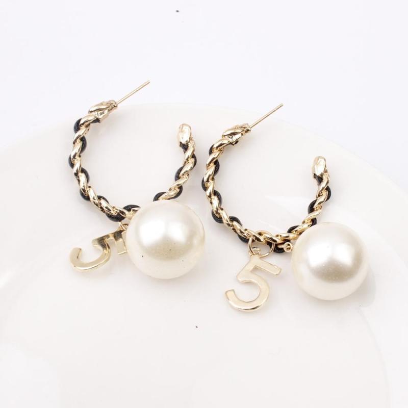 Bohemian Gold Plated Metal Women Baroque Chandelier Twist Pearl Drop Earrings Bohemian Gold Plated Metal Women Baroque Chandelier Twist Pearl Drop Earrings