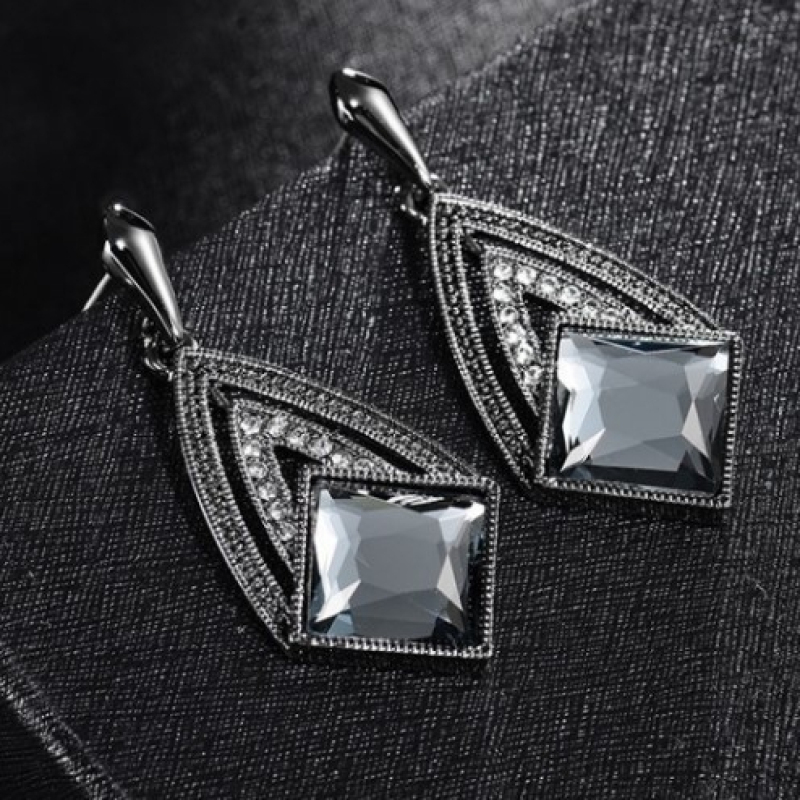 Wholesale vintga crystal rhinestone alloy women ladies drop shape earrings Wholesale vintga crystal rhinestone alloy women ladies drop shape earrings