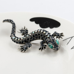 INS amazon korean latest luxury fashion vintage girls rhinestone crystal animal lizard brooches for women lady