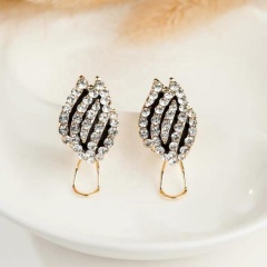 2020 Hot sales amazon flashy diamond angel short style lady elegant permanent earrings for daily