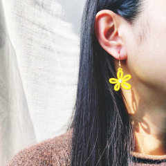 Korean new design alloy acrylic crystal asymmetric flower earrings for girls Korean new design alloy acrylic crystal asymmetric flower earrings for girls