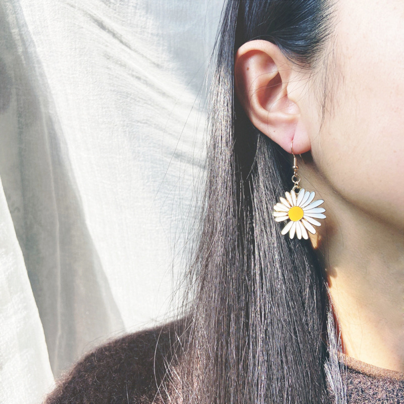New Design INS Hot Summer small fresh alloy girls sunflower long daisy earrings