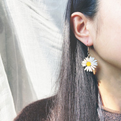 New Design INS Hot Summer small fresh alloy girls sunflower long daisy earrings New Design INS Hot Summer small fresh alloy girls sunflower long daisy earrings