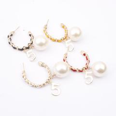 Wholesale hook Plated Metal Women Baroque Twist Pearl Drop Chandelier Earrings Wholesale hook Plated Metal Women Baroque Twist Pearl Drop Chandelier Earrings