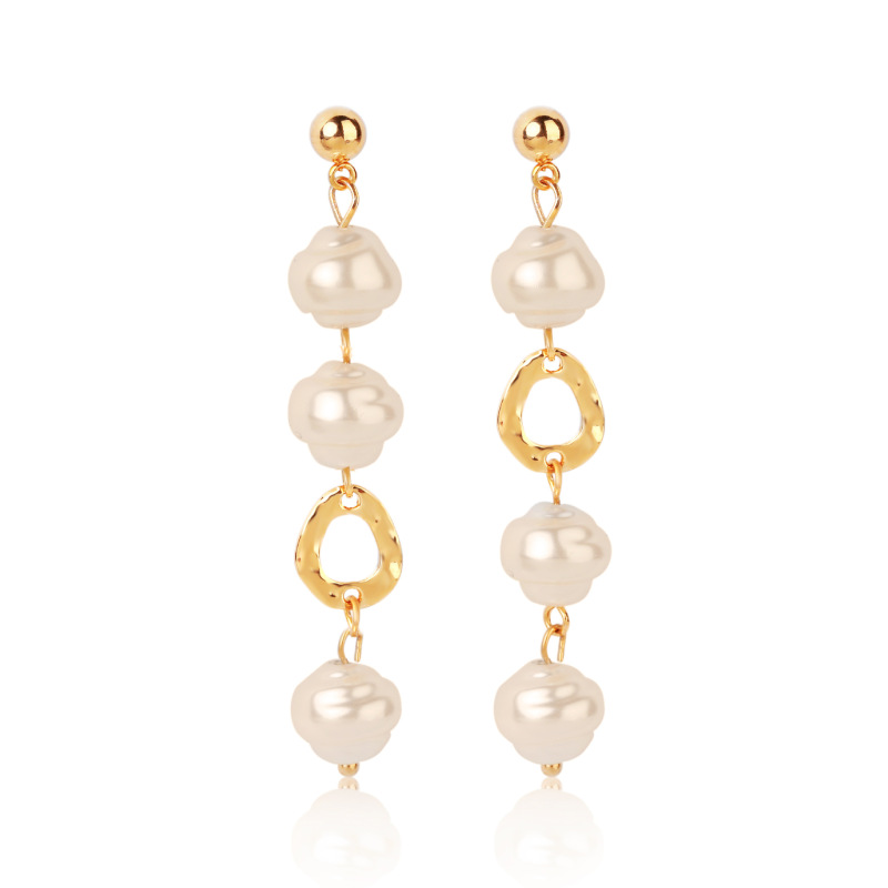 Fashion jewelry women alloy gold plated irregular simulate freshwater pearl earrings Fashion jewelry women alloy gold plated irregular simulate freshwater pearl earrings