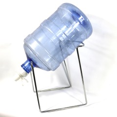 Spray paint promotional faucit white folding iron wire metal display 5 gallon water bottle storage rack with tap