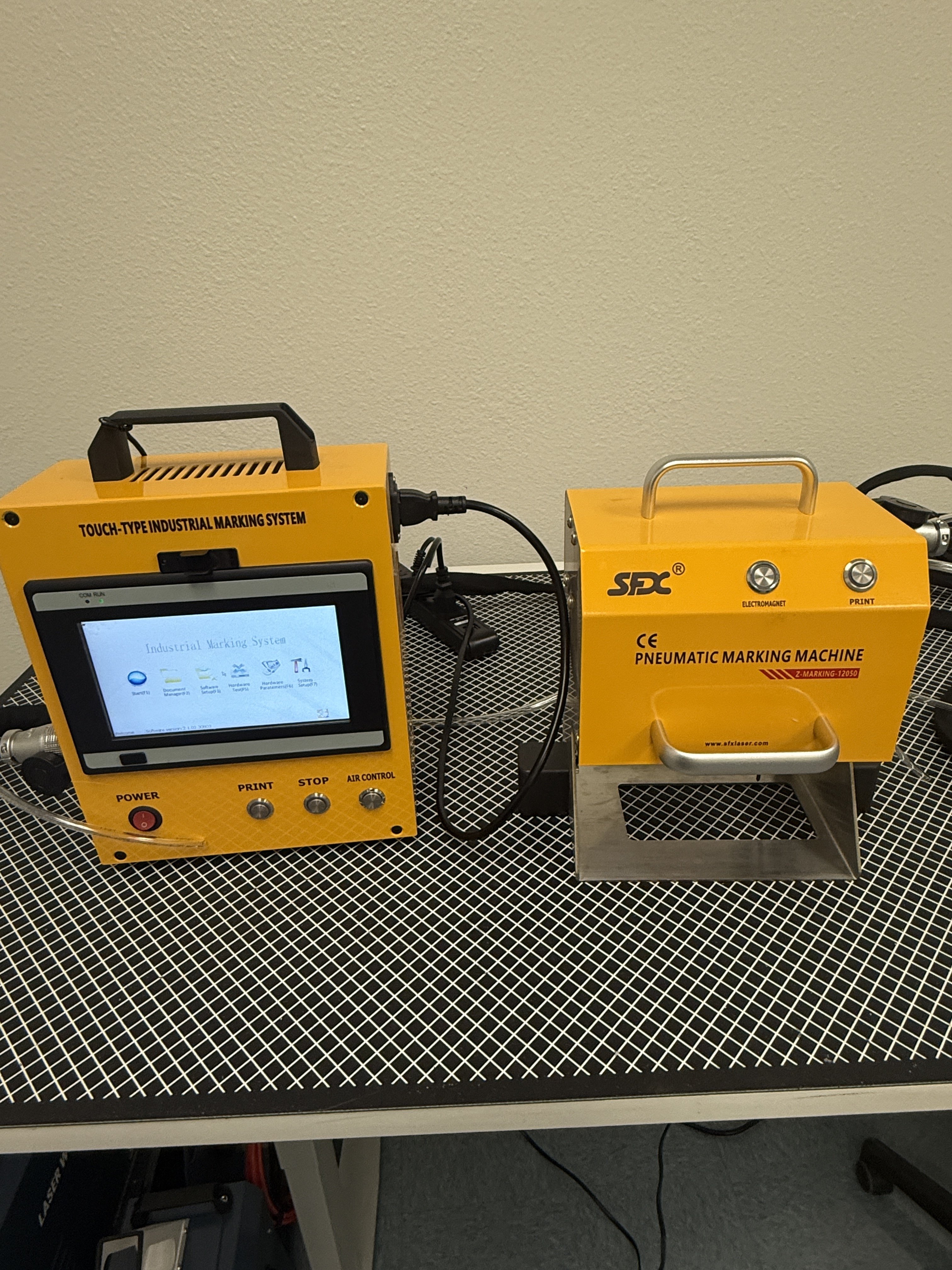 Máquina de marcado por puntos neumática portátil de segunda mano, disponible en EE. UU., máquina de grabado de metales, máquina de marcado de número de chasis y código VIN.